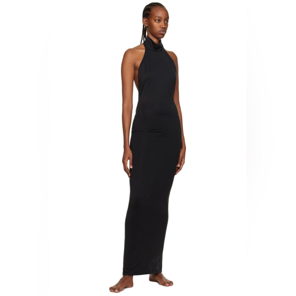 Skims SMOOTH LOUNGE LOW BACK HALTER DRESS | ONYX - ONYX / M x 1